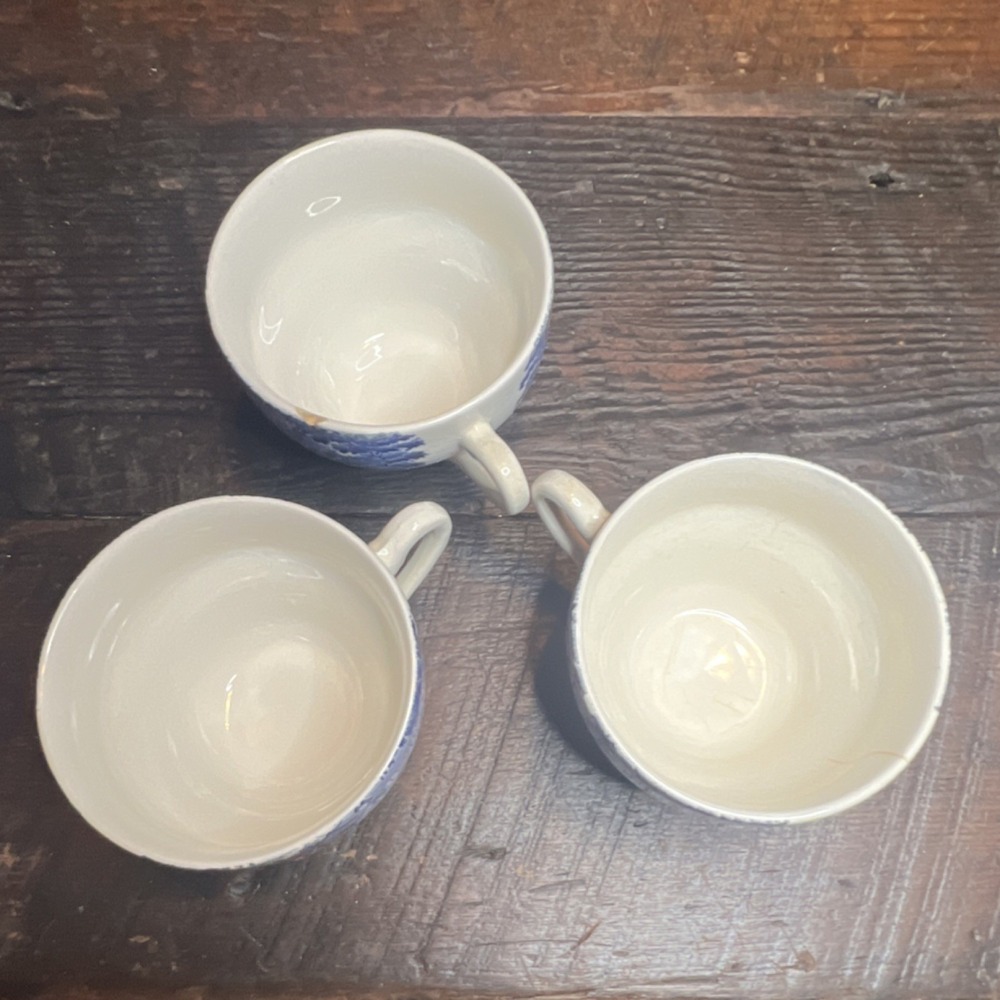 Liberty Blue damaged Cups Floral Design Three-Piece Set With Handle
